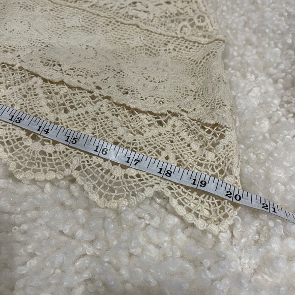 ISSI Boho Lace Crop Top - Picture 5 of 7